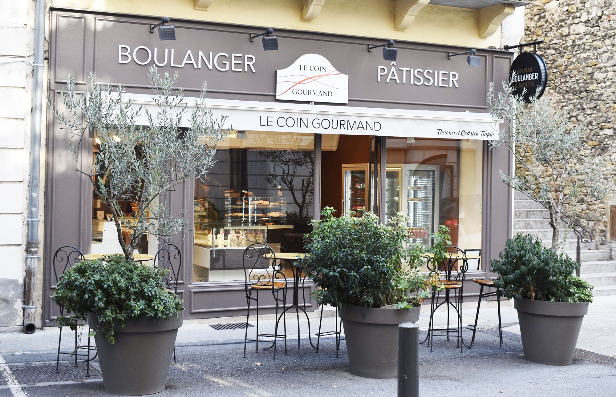 Devanture de Le Coin Gourmand, boulangerie pâtisserie à Dieulefit