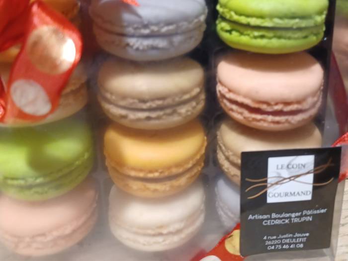 Les macarons du Coin Gourmand à Dieulefit