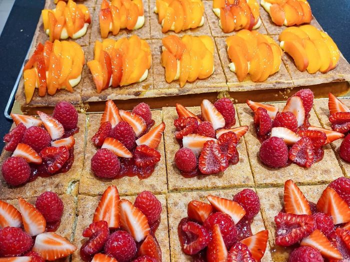 Boulangerie à Dieulefit le coin gourmand et prestation de traiteur avec ses tartelettes de fruits